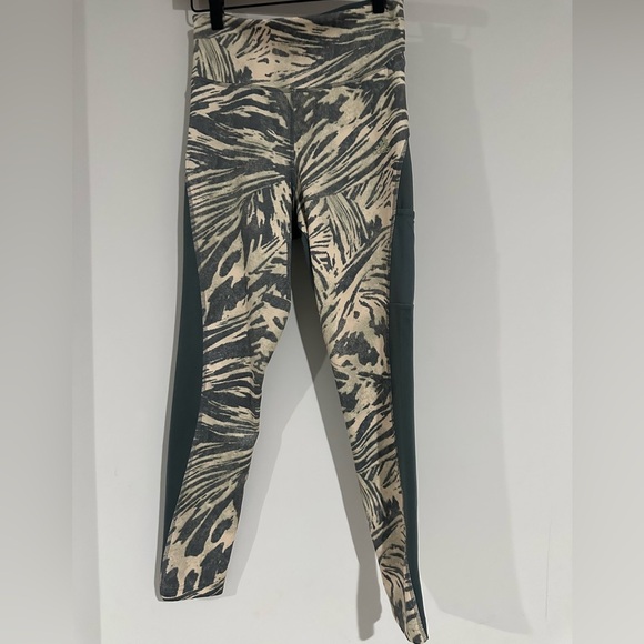 Adidas x Zoe Saldana Aeroready‎ Evergreen 7/8 Leggings Small - Picture 1 of 5